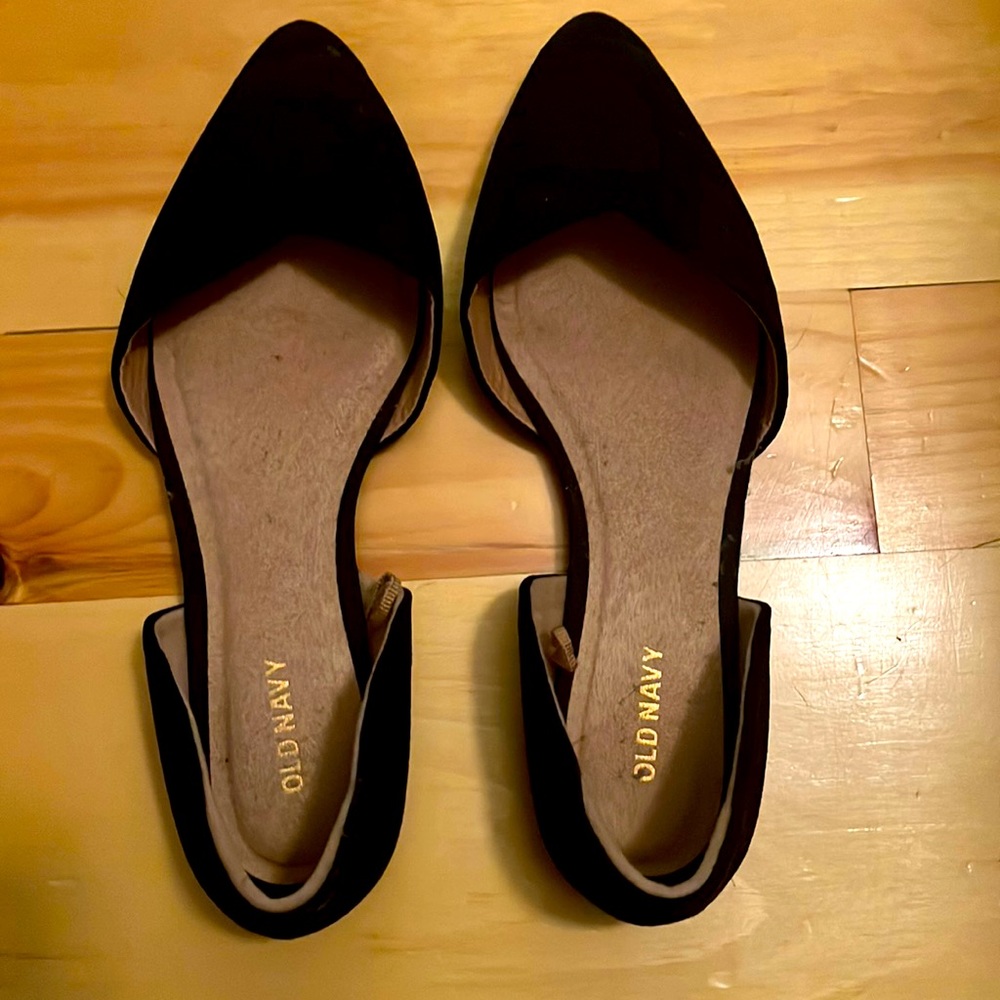 black pointed toe flats